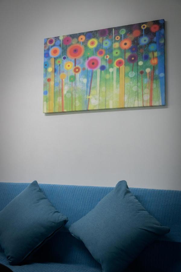 Fully Renovated Underground Flat In Pagrati Atenas Exterior foto