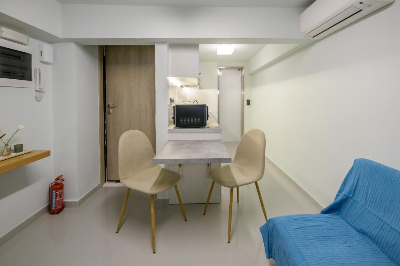 Fully Renovated Underground Flat In Pagrati Atenas Exterior foto